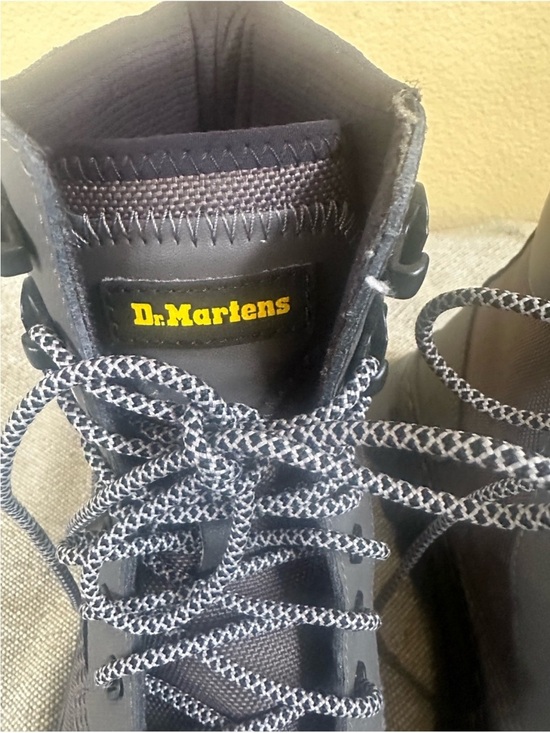 Dr. Martens \